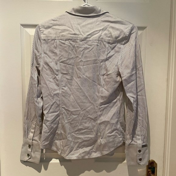 Women’s Calvin Klein dress shirt - Picture 4 of 4